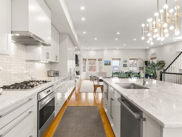 138 W 3rd St, Boston, MA 02127