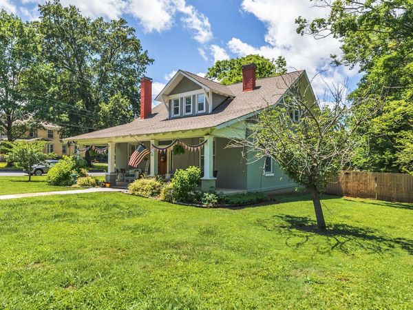 601 N Main St , Mount Pleasant, TN 38474