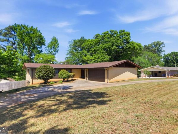 2989 Beechwood Drive, Lithia Springs, GA 30122