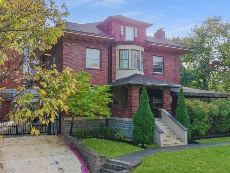 2100 St James Avenue, Cincinnati, OH 45206 Photo 2