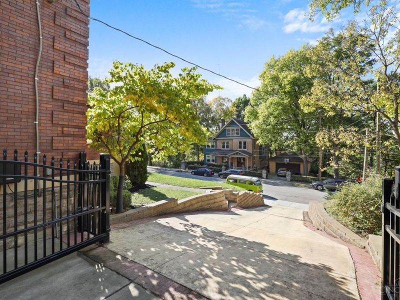 2100 St James Avenue, Cincinnati, OH 45206 Photo 63