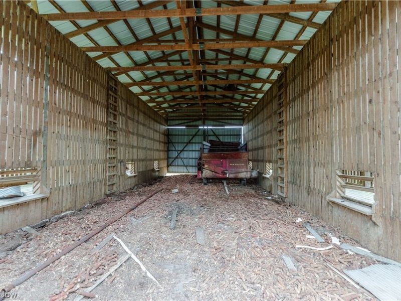 Licking Valley Road , Frazeysburg, OH 43830 Photo 5