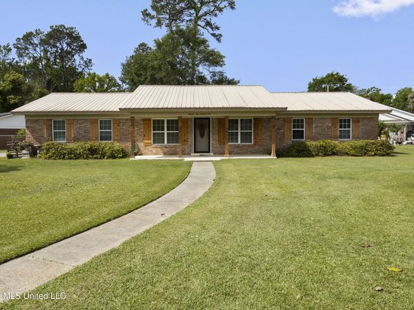 13101 Cambridge Boulevard, Ocean Springs, MS 39564