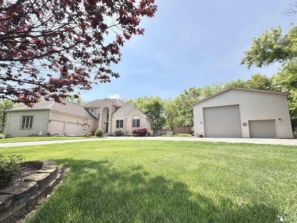 52881 Rico Court, Wixom, MI 48393