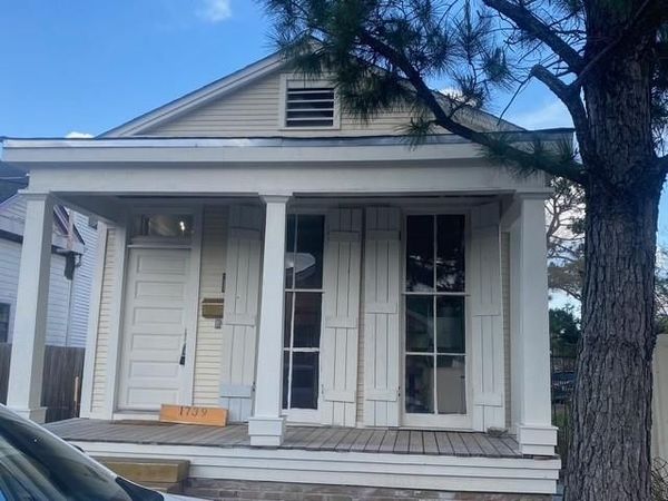 1739 PORT Street , New Orleans, LA 70117