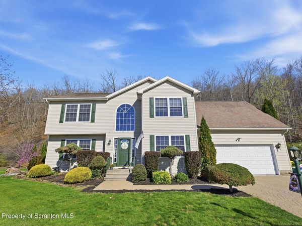 200 Raymond Drive, Jermyn, PA 18433