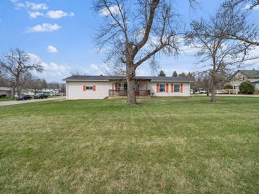 21 10th Avenue NE, Elbow Lake, MN 56531