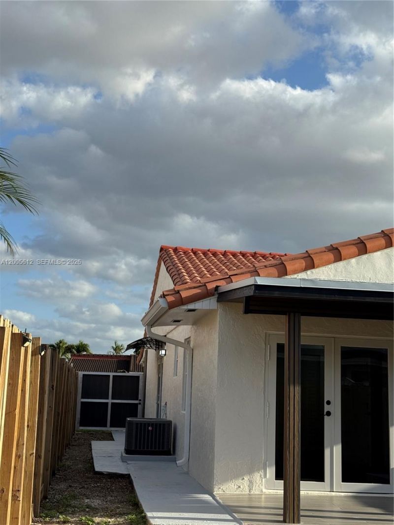 9855 SW 1st Ter , Miami, FL 33174 Photo