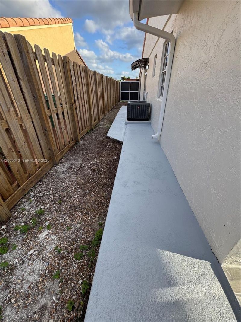 9855 SW 1st Ter , Miami, FL 33174 Photo