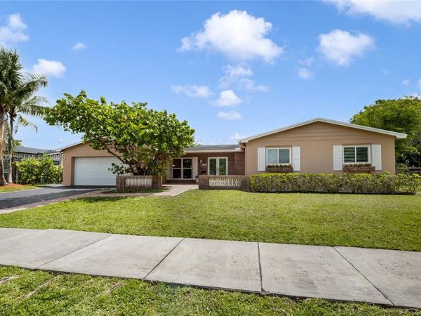 9321 SW 104th Ct, Miami, FL 33176