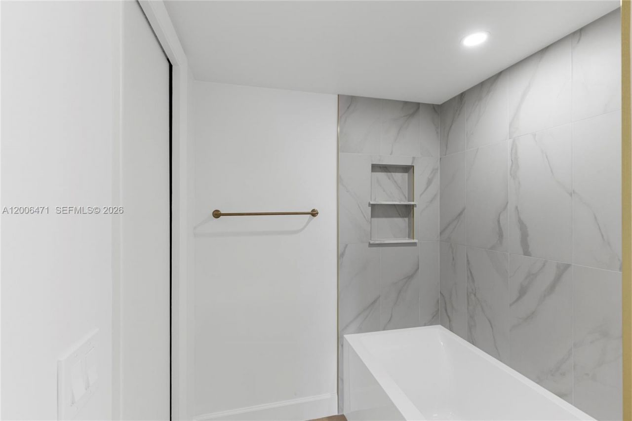 1400 NE 57th Ct , Unit 102, Fort Lauderdale, FL 33334 Photo