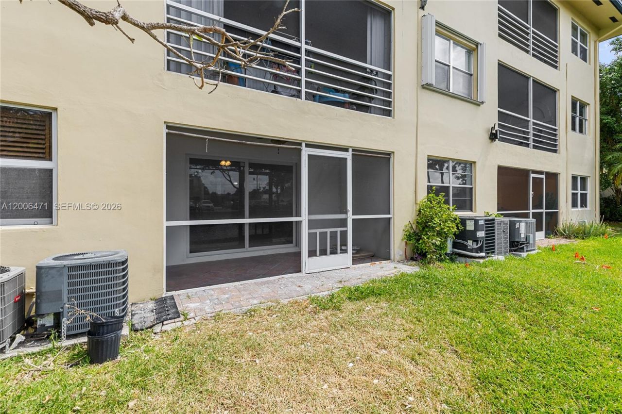 1400 NE 57th Ct , Unit 102, Fort Lauderdale, FL 33334 Photo