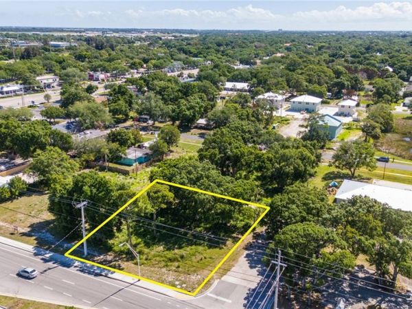 1906 43rd Avenue, Vero Beach, FL 32960