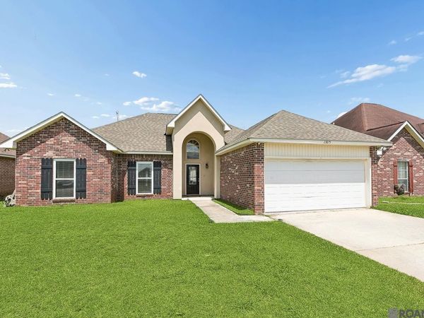23879 Southpoint Dr, Denham Springs, LA 70726