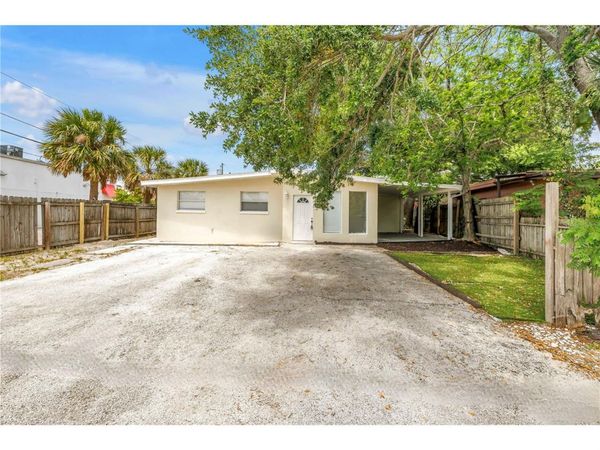 110 NE MONROE CIRCLE N, ST PETERSBURG, FL 33702