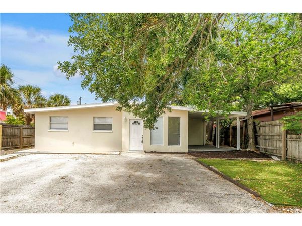 110 NE MONROE CIRCLE N, ST PETERSBURG, FL 33702