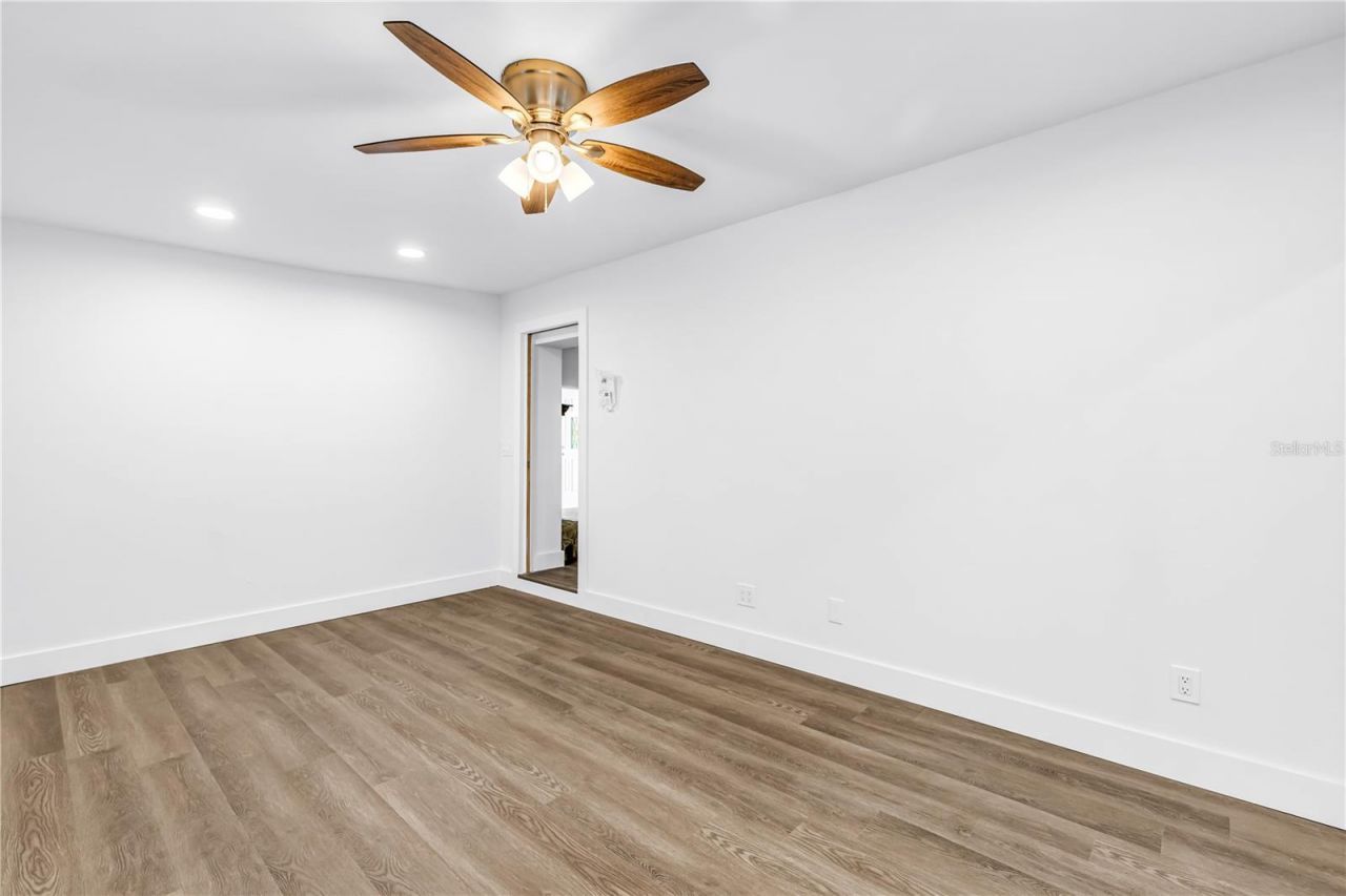110 NE Monroe Circle N, Saint Petersburg, FL 33702 Photo