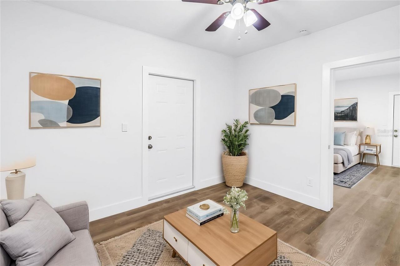 110 NE Monroe Circle N, Saint Petersburg, FL 33702 Photo