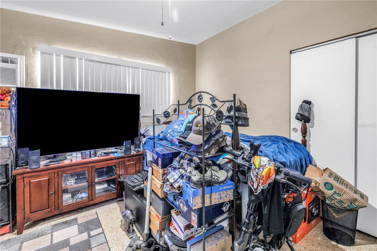 110 NE Monroe Circle N, Saint Petersburg, FL 33702 Photo