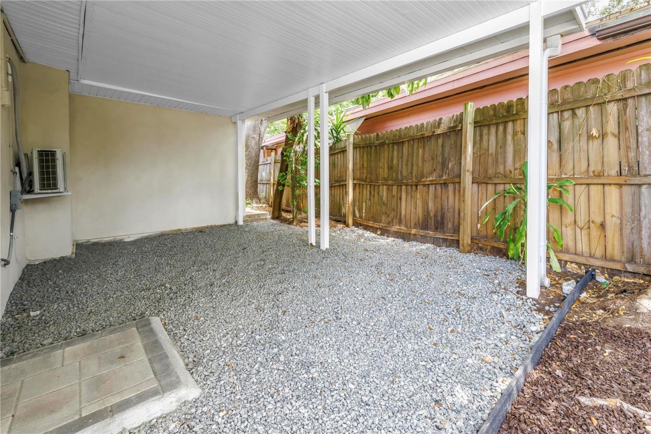 110 NE Monroe Circle N, Saint Petersburg, FL 33702 Photo