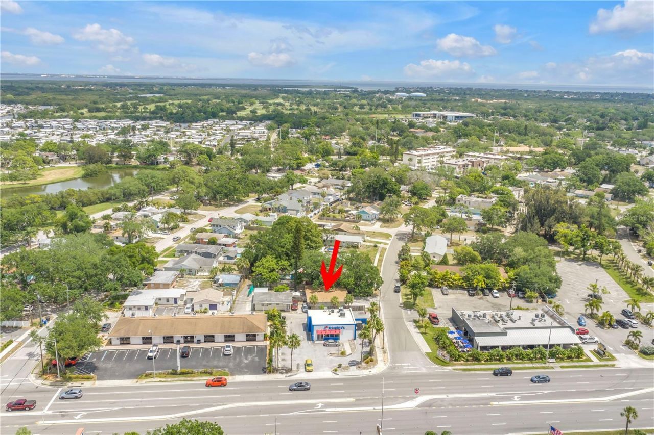110 NE Monroe Circle N, Saint Petersburg, FL 33702 Photo