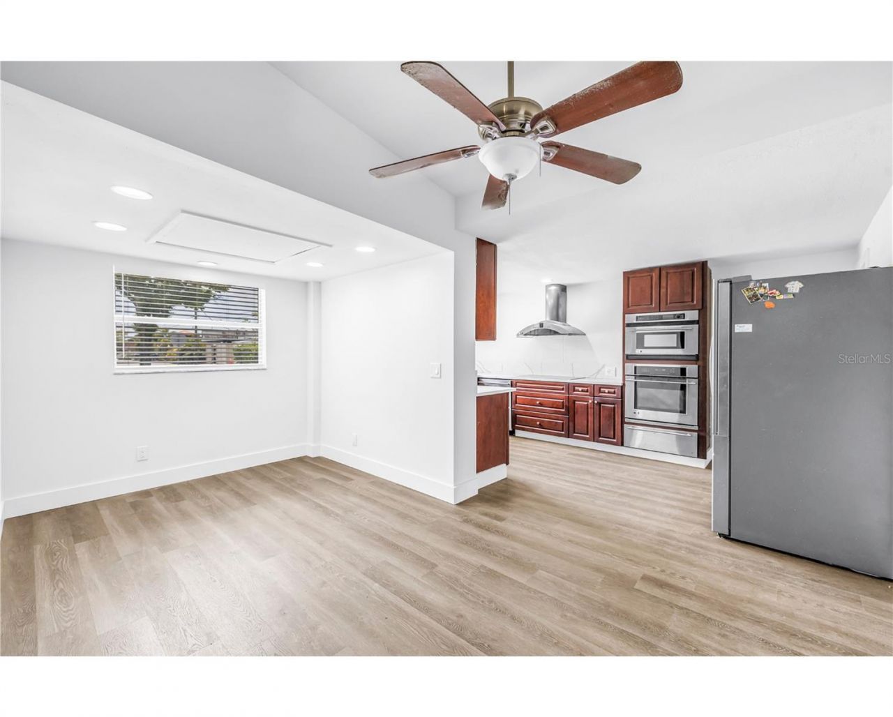 110 NE Monroe Circle N, Saint Petersburg, FL 33702 Photo