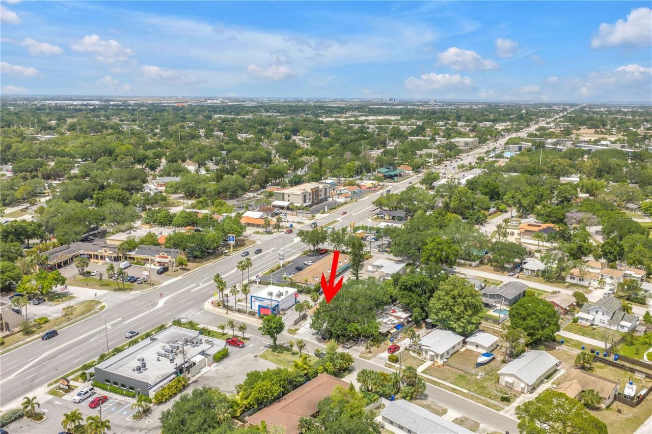 110 NE Monroe Circle N, Saint Petersburg, FL 33702 Photo
