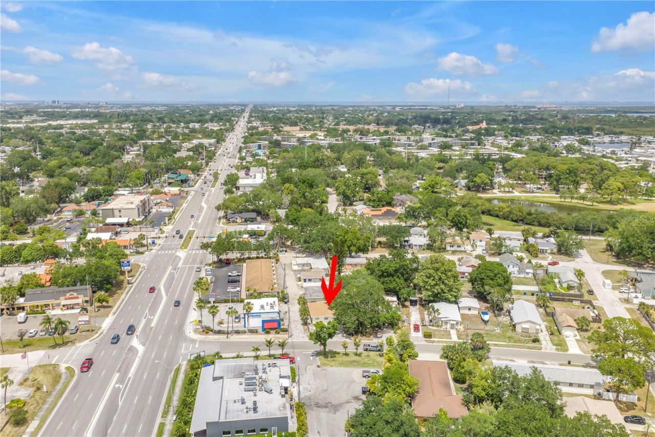 110 NE Monroe Circle N, Saint Petersburg, FL 33702 Photo