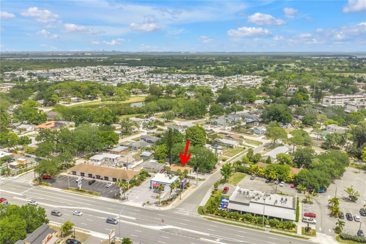 110 NE Monroe Circle N, Saint Petersburg, FL 33702 Photo