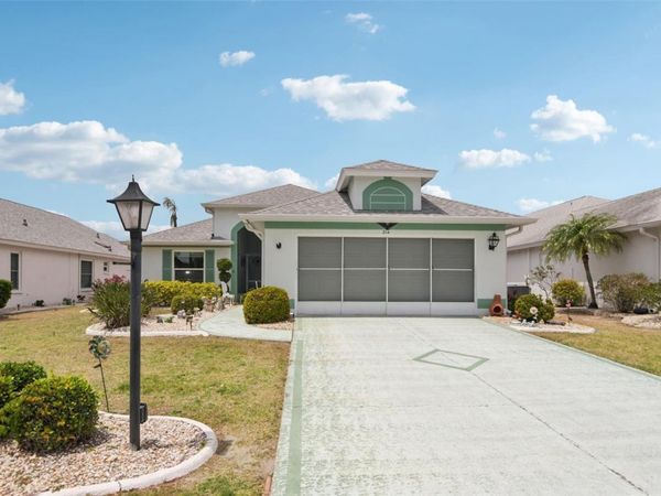 214 LINGER LANE , SUN CITY CENTER, FL 33573