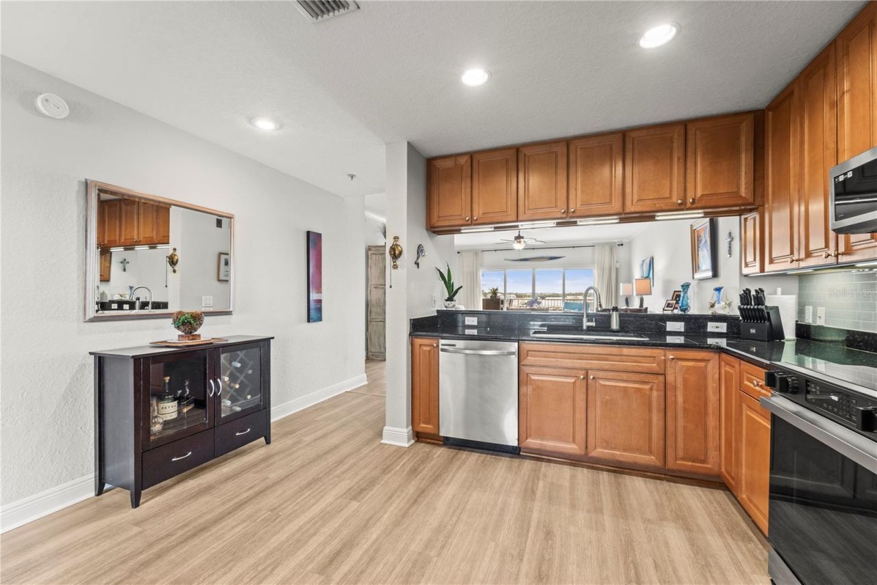425 150th Avenue, Unit 2303, Madeira Beach, FL 33708 Photo