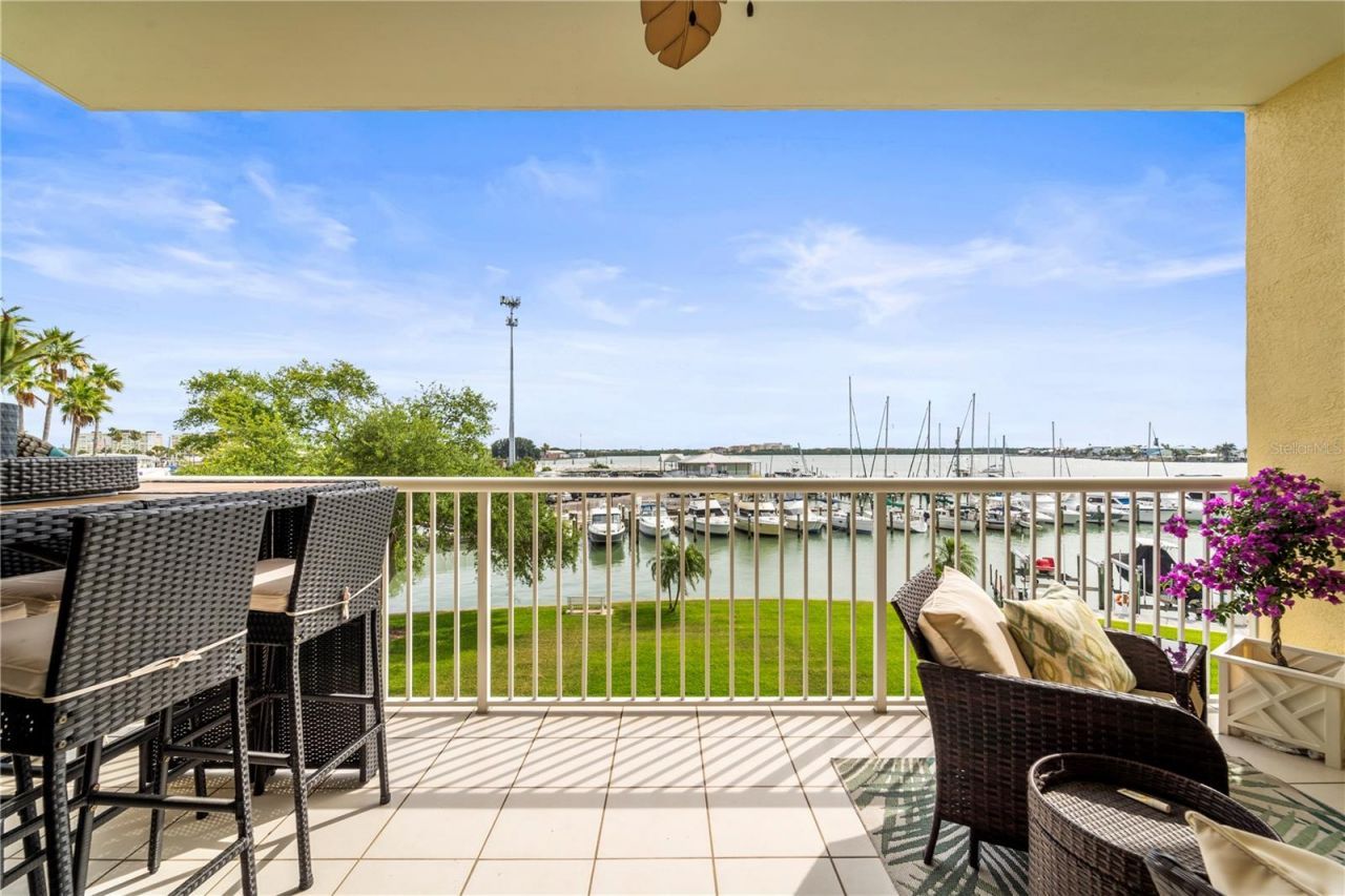 425 150th Avenue, Unit 2303, Madeira Beach, FL 33708 Photo