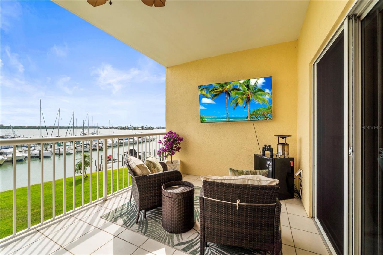 425 150th Avenue, Unit 2303, Madeira Beach, FL 33708 Photo