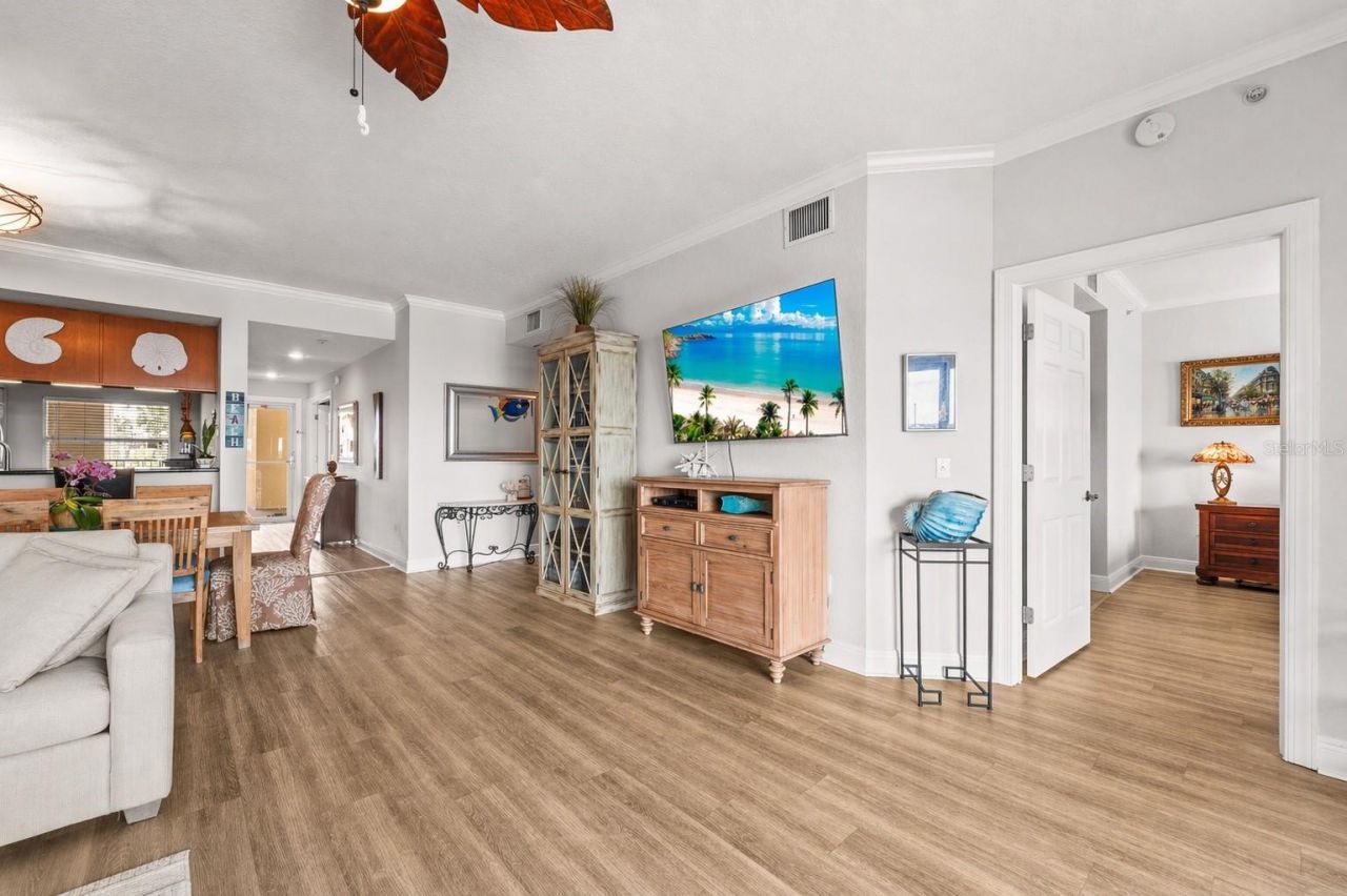 425 150th Avenue, Unit 2303, Madeira Beach, FL 33708 Photo