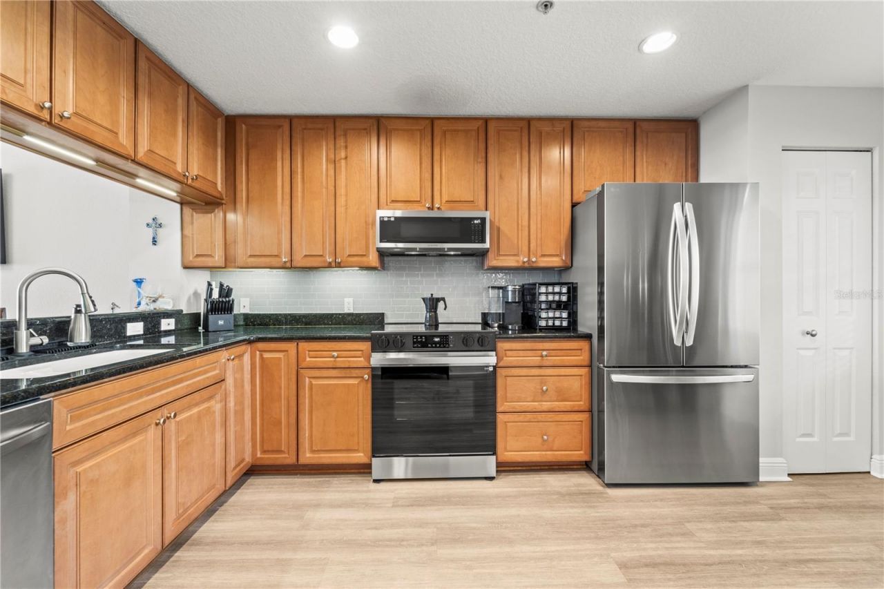 425 150th Avenue, Unit 2303, Madeira Beach, FL 33708 Photo