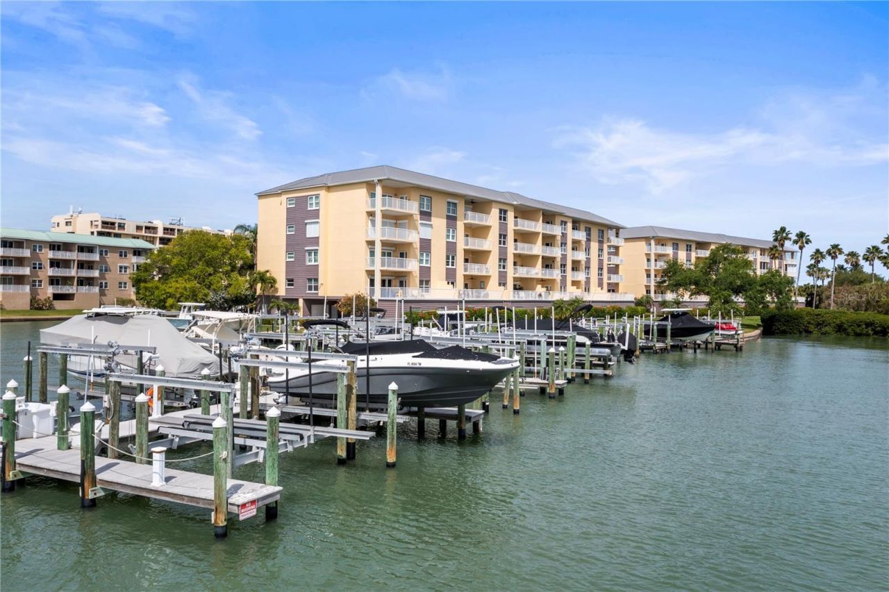 425 150th Avenue, Unit 2303, Madeira Beach, FL 33708 Photo