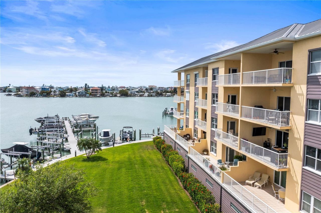 425 150th Avenue, Unit 2303, Madeira Beach, FL 33708 Photo