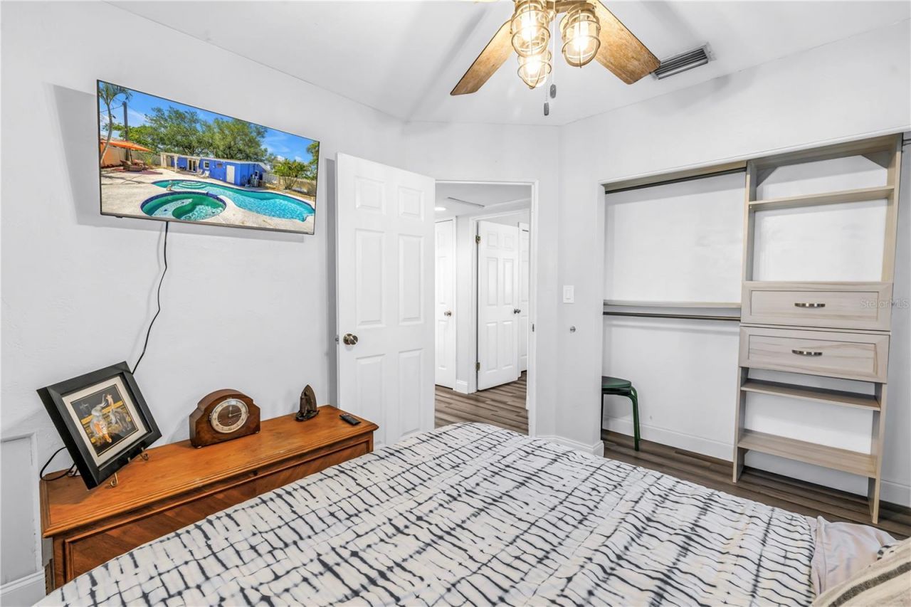 5698 24th Terrace N, Saint Petersburg, FL 33710 Photo