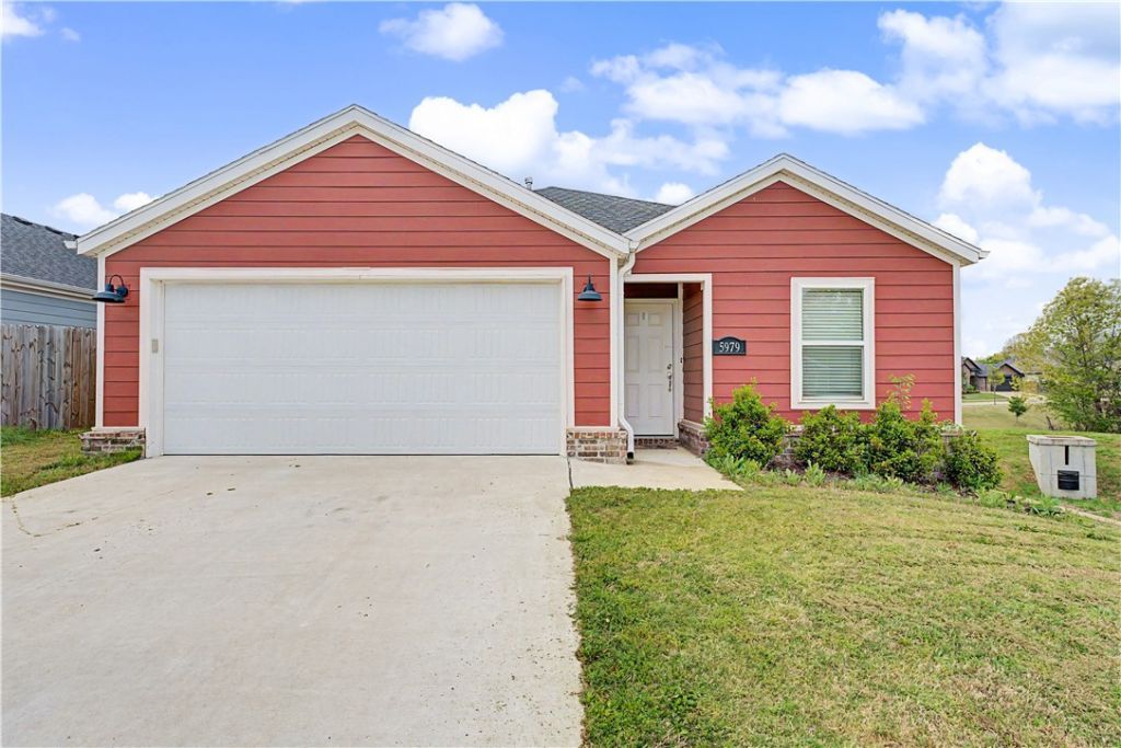 5979 W Holdcroft Drive, Fayetteville, AR 72704 Main Photo