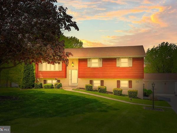 160 ELMWOOD AVENUE, HANOVER, PA 17331