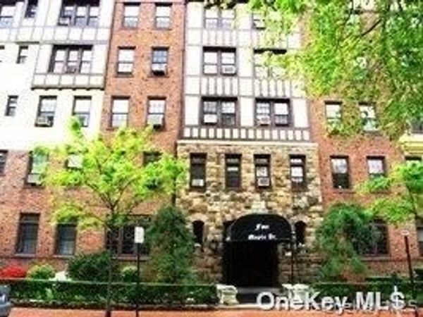 4 Maple Drive , Unit 6H, Great Neck, NY 11021