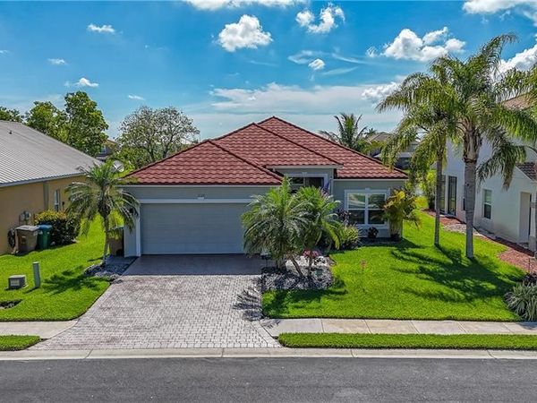 2128 Cape Heather CIR, CAPE CORAL, FL 33991