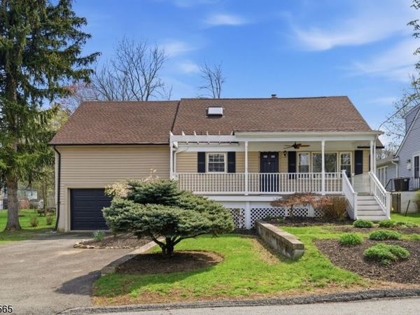 54 Richwood Pl, Denville, NJ 07834