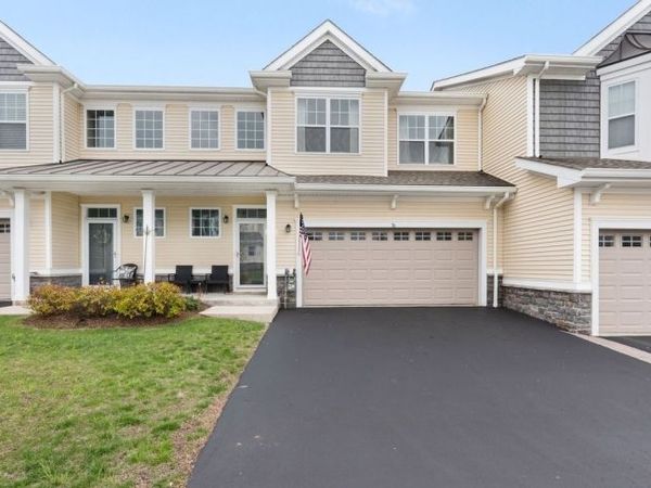 36 Lupine Ln, Allamuchy, NJ 07840