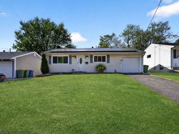 43 Buttonwood Dr, Sayreville, NJ 08859