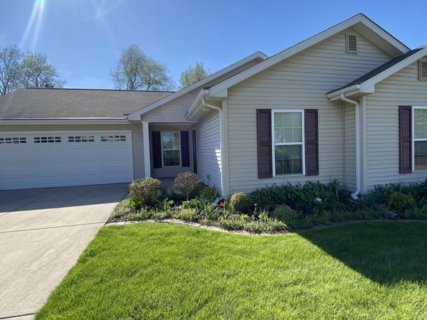 1454 Byfield Parkway , Valparaiso, IN 46385