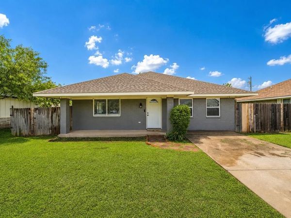 408 Little Avenue, McGregor, TX 76657