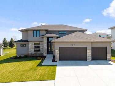 3827 S 212Th Street , Elkhorn, NE 68022