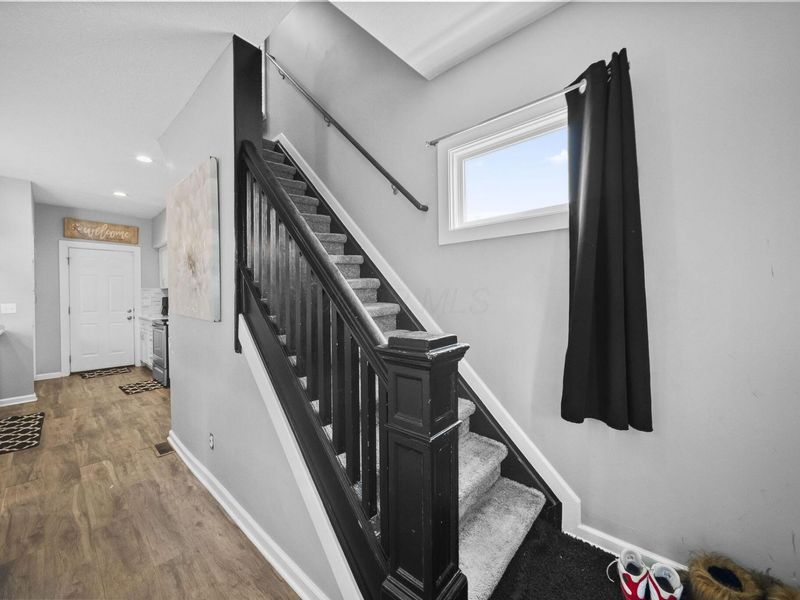 374 N Champion Avenue , Columbus, OH 43203 Photo 13