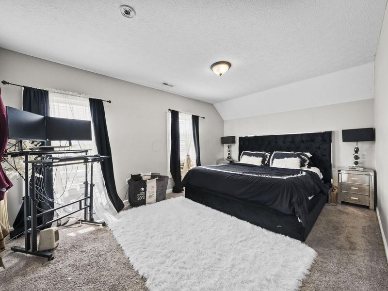 374 N Champion Avenue , Columbus, OH 43203 Photo 15